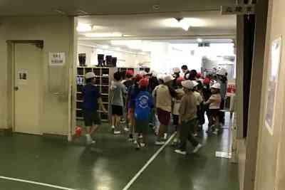 先生の指示で教室へ移動