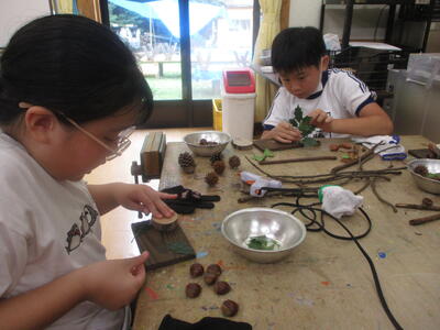 木の実のクラフト