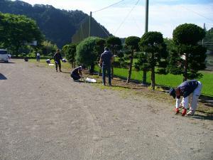 校庭の除草