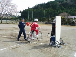 見通しの悪い交差点